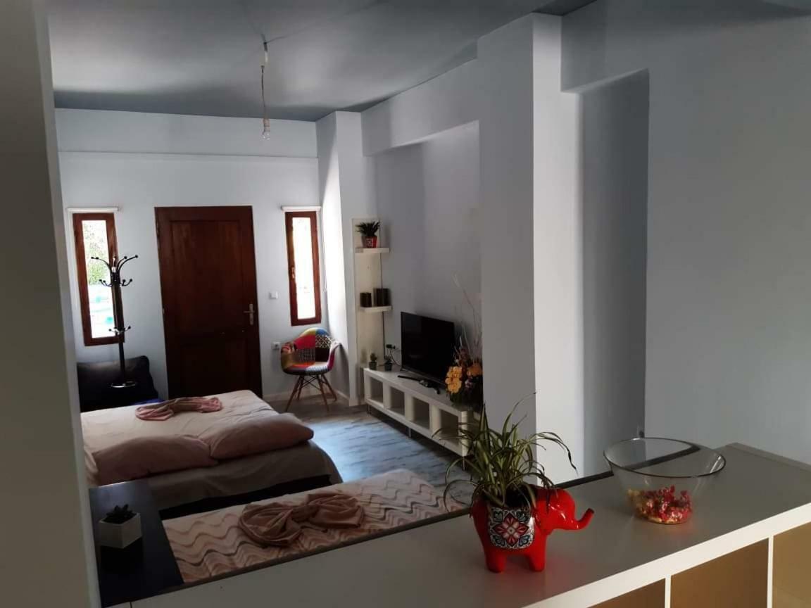 Anastasis Garden Room Kalamata Eksteriør billede